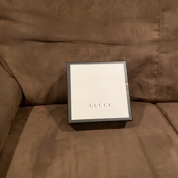 Gucci Mauve Pink Embossed Leather Women's Belt with Gold Buckle - Picture 4 of 4